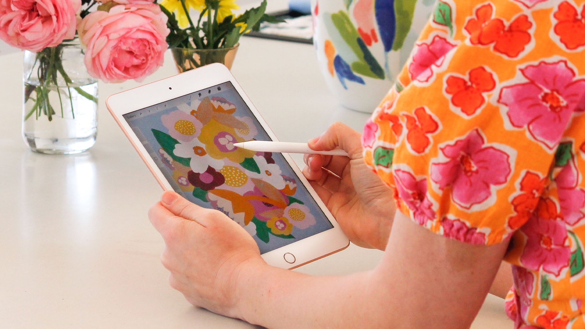 5 MINUTES WITH ARTIST, TARA KELLY