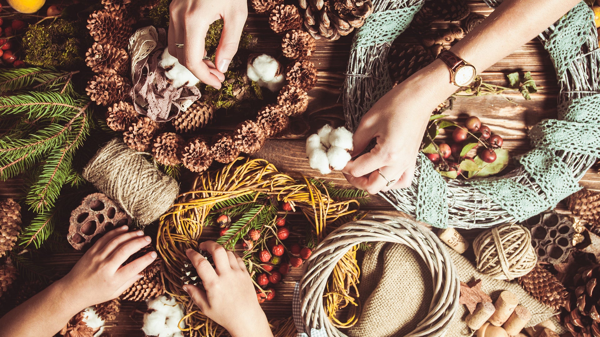 3 WAYS TO BECOME MORE MINDFUL THIS HOLIDAY SEASON