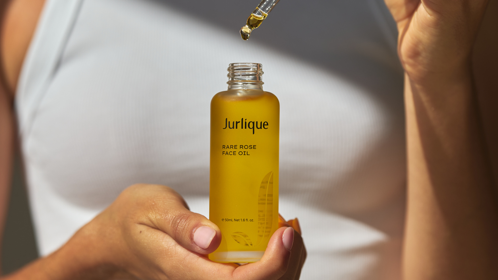 How to Hydrate Your Skin (& Keep It Hydrated)