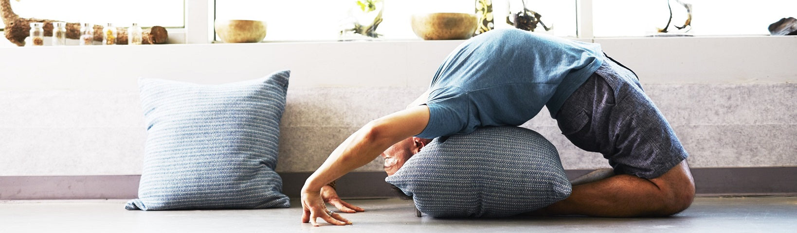 7 EASY YOGA POSES TO RELIEVE STRESS