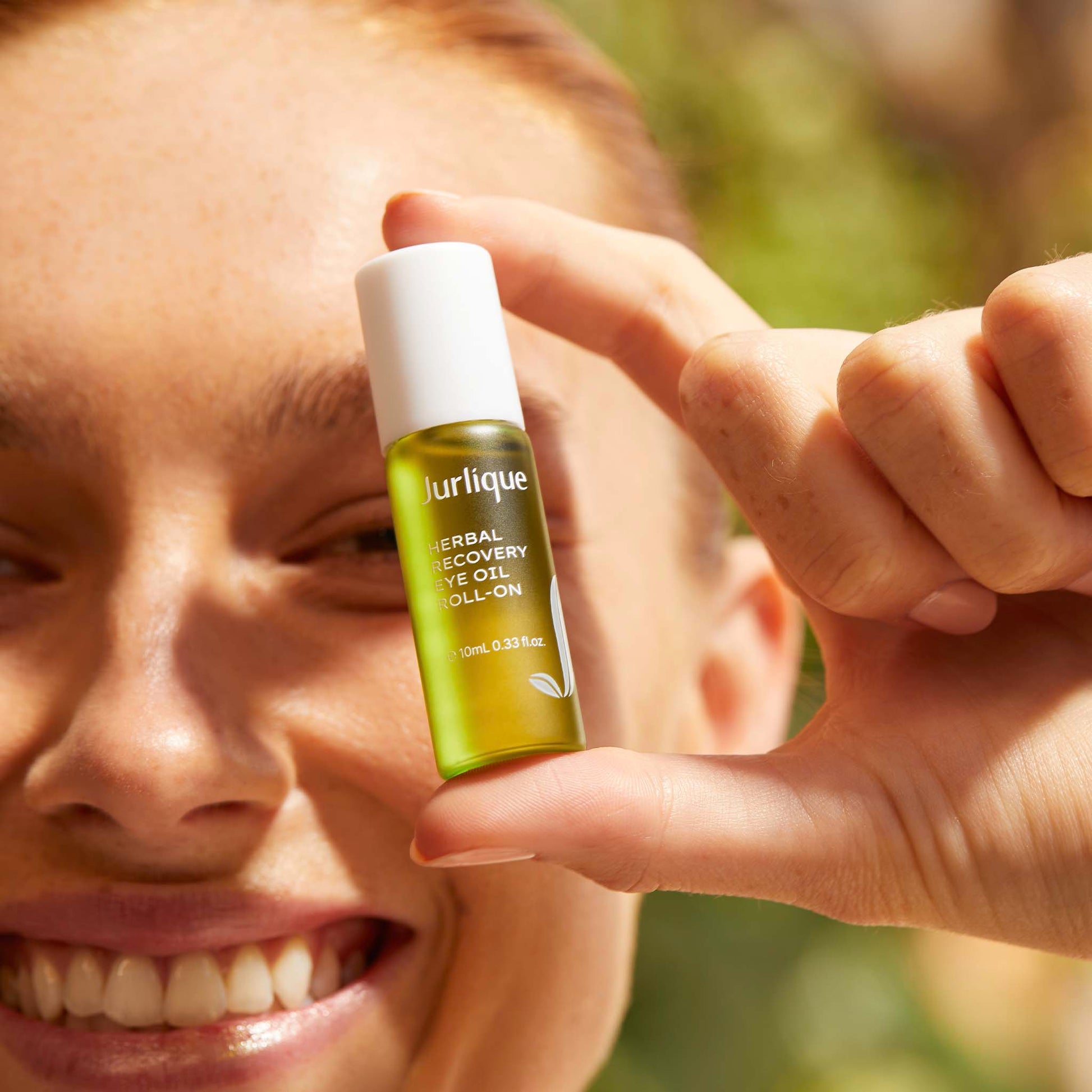 2025 HR_Digital_PDP_1200x1200_EYE ROLL ON_02jpg